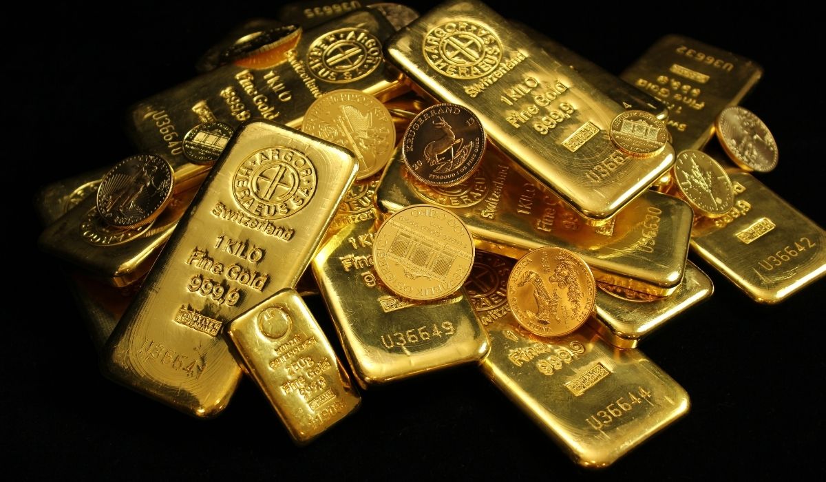 Gold Hits 5-Week High Amid Trade Tensions and Falling US Yields